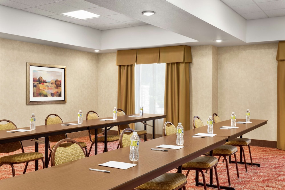 Hampton Inn Sulphur Springs - photo 40