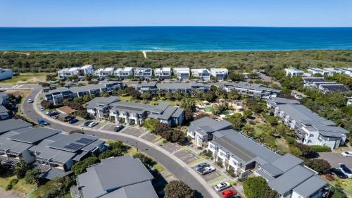 Beach Golf Day Spa & Poolside Luxury - last minute hotel in Unknown City