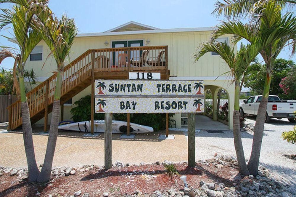 Suntan Terrace - carbon neutral hotel in Nokomis