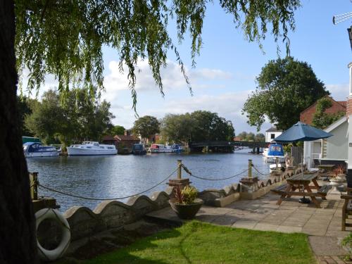 Riverside House — 4-Star Luxury Hotel in Beccles, United Kingdom