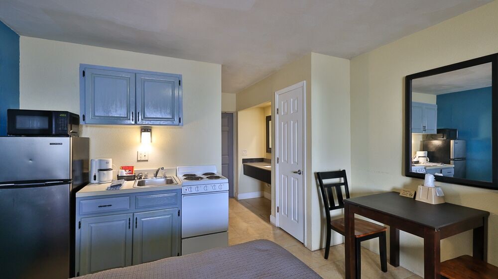 Driftwood Beach Motel - photo 24