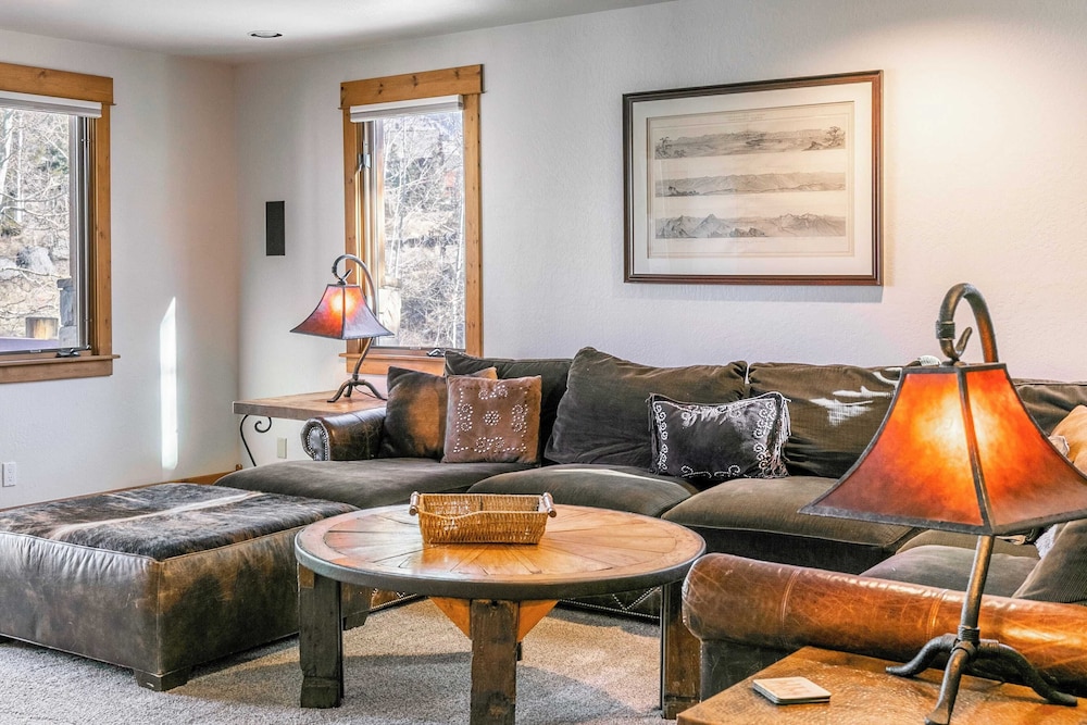 Adams Ranch Retreat by Avantstay Free Shuttle 2 Mountain Village & Telluride Ski Resort - photo 13
