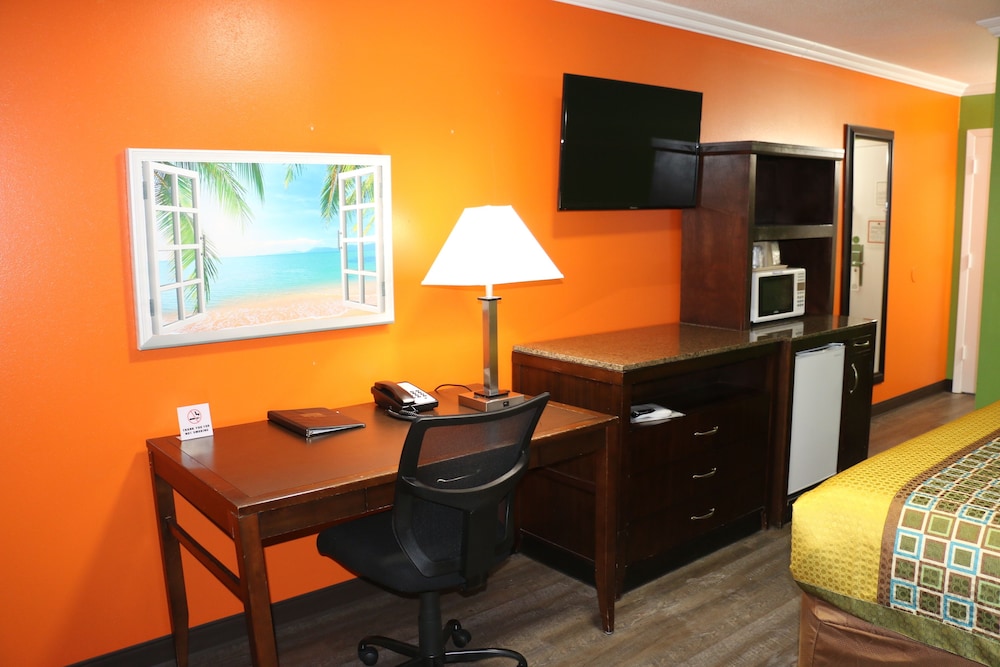 Amber Inn Motel Le Mars - photo 25