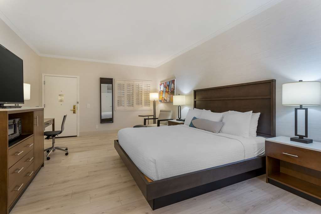 Best Western Plus All Suites Inn - photo 26