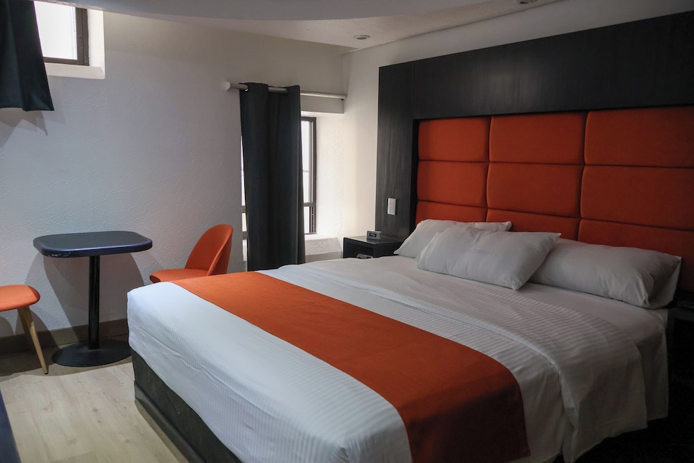 Hotel Embassy