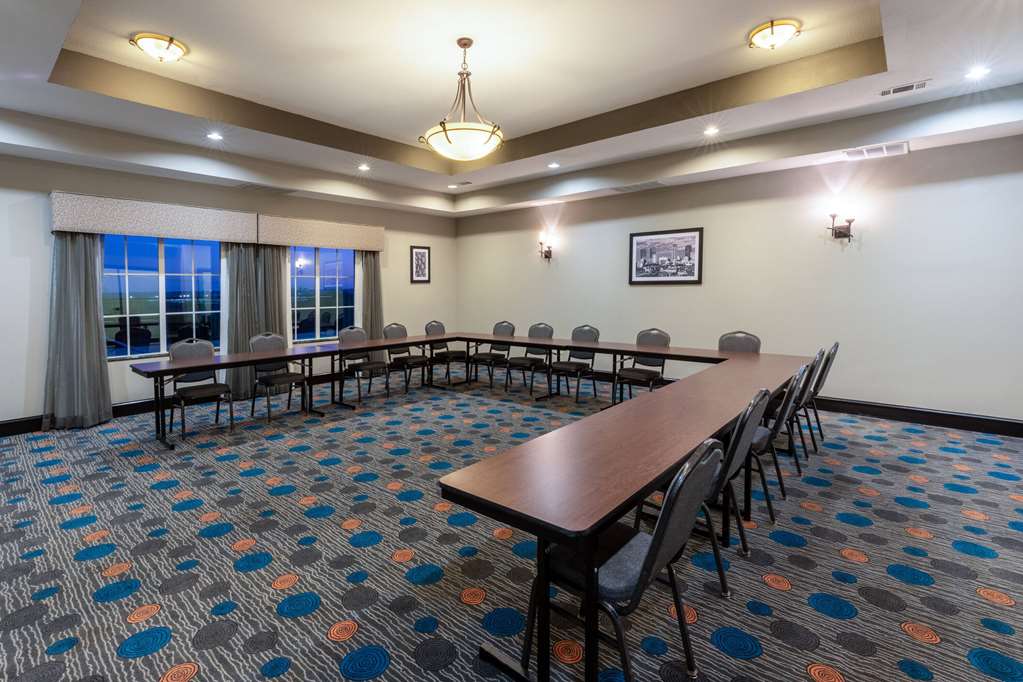 La Quinta Inn & Suites by Wyndham Fort Worth Lake Worth - photo 25