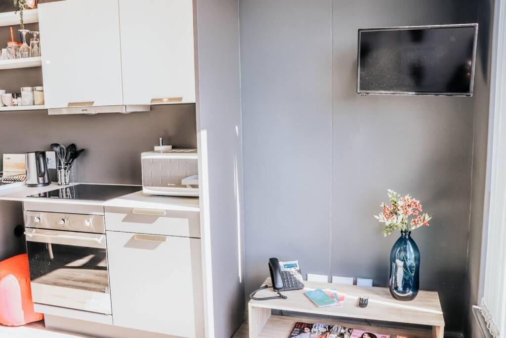 Wex829 Modern Woodstock Apartment with pool and gym access and secure parking
