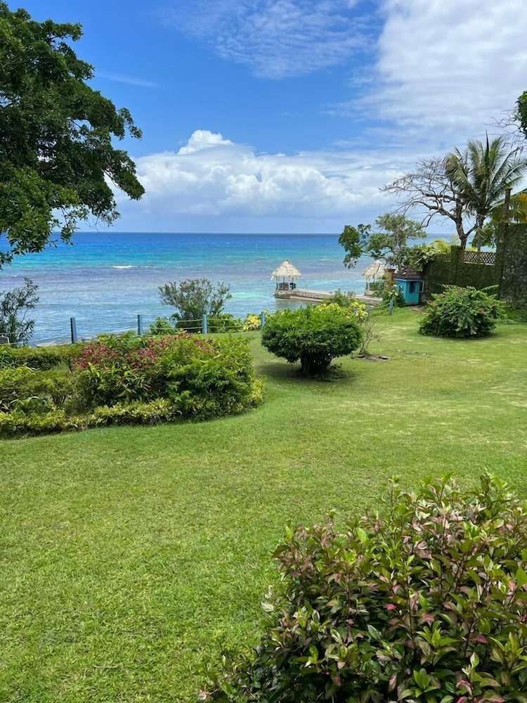 Sea Breeze Studio At Carib Resort in Ocho Rios, Jamaica