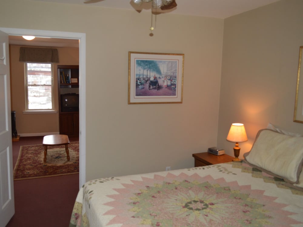 Canal Side Inn - photo 16