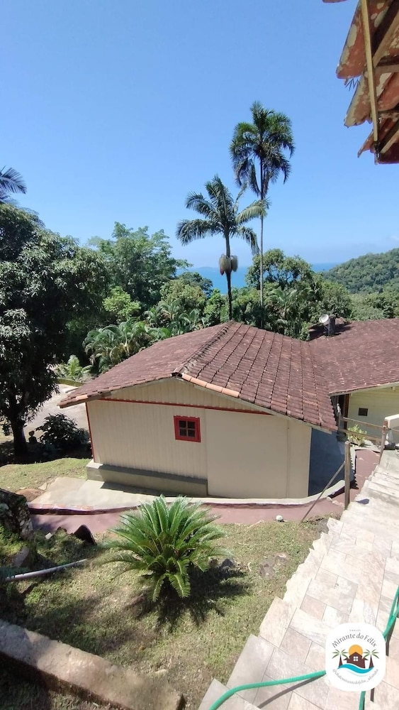 Chale Mirante Do Felix Ubatuba — Ubatuba