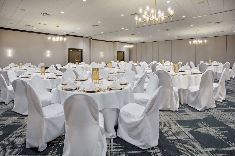 DoubleTree by Hilton Lansing - photo 44