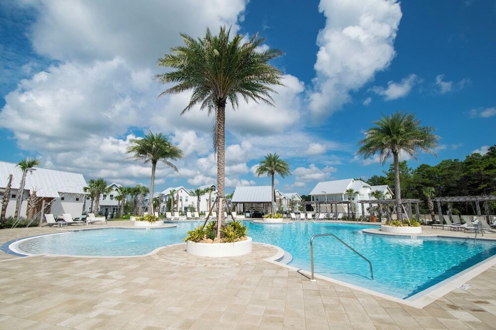 Steps to the Resort Style Pool & Across From The Big Chill - photo 9