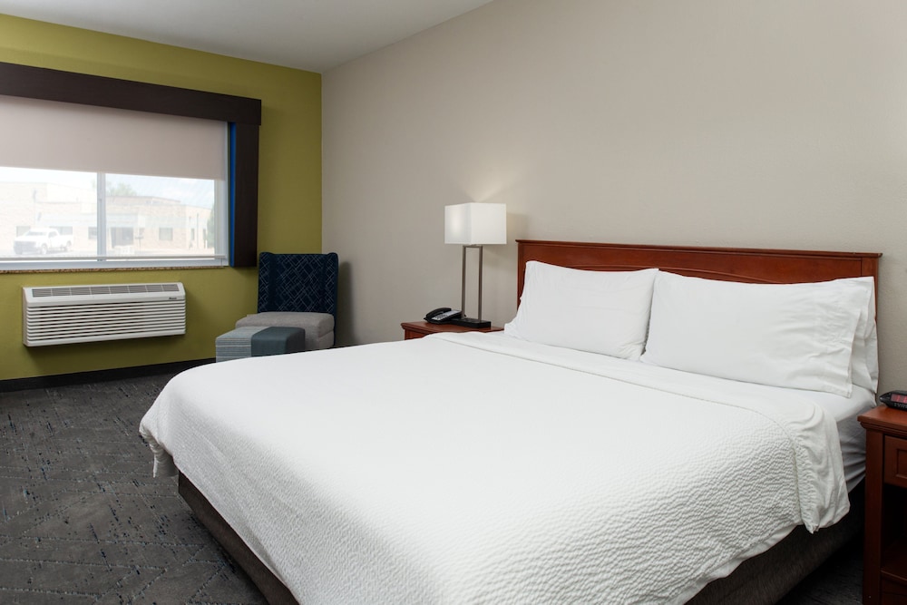 Holiday Inn Express Suites Farmington - photo 14