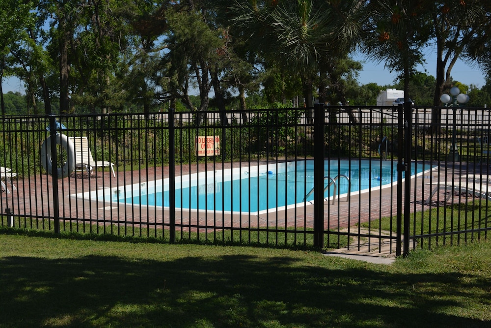 The Evergreen Inn Motel and RV Park - photo 19