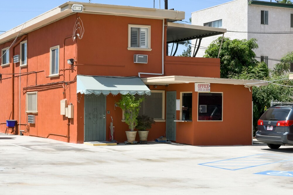 Merle Motel - photo 2