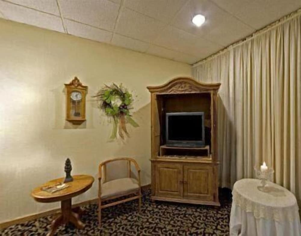 Americas Best Value Inn Grenada - photo 4