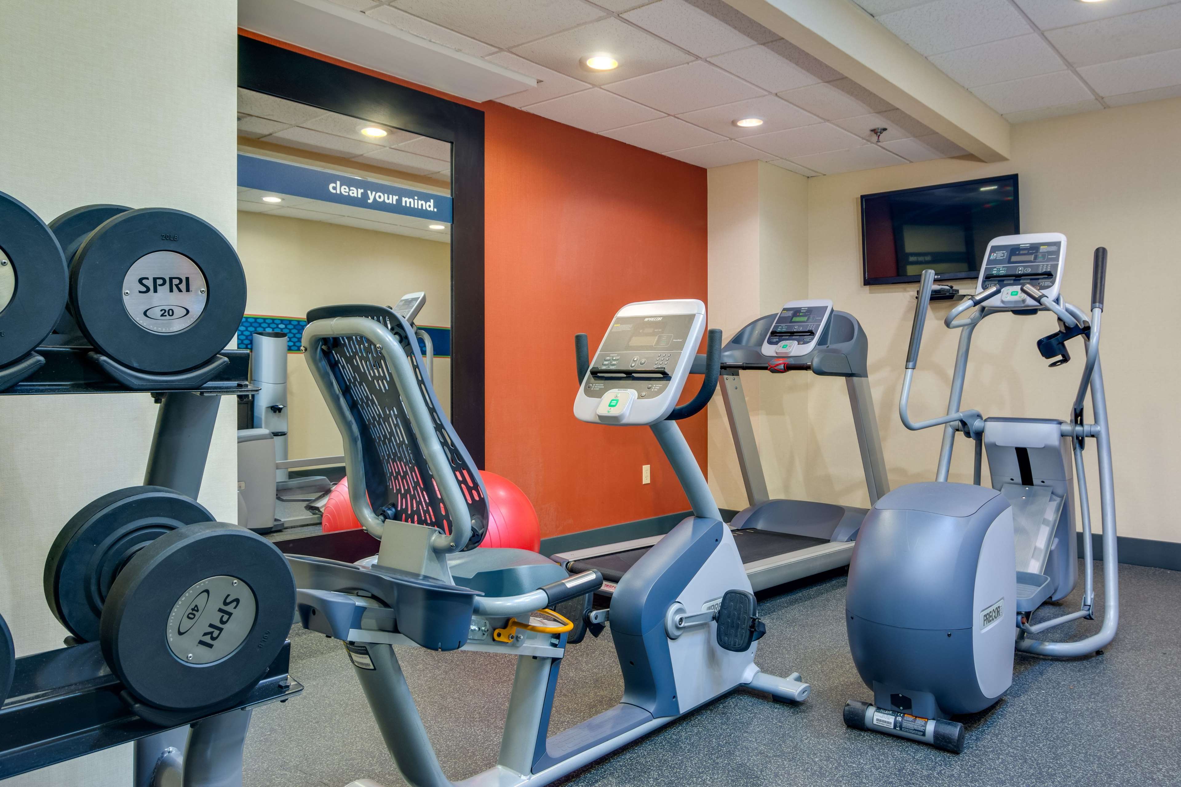 Hampton Inn Johnson City - photo 16