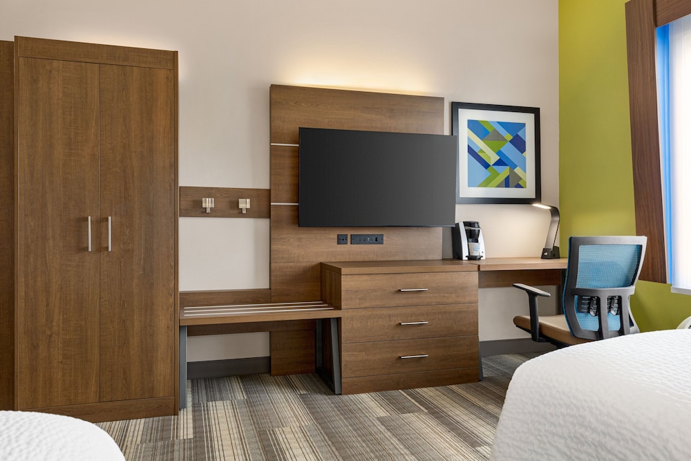Holiday Inn Express Hotel & Suites Waycross by IHG - photo 12