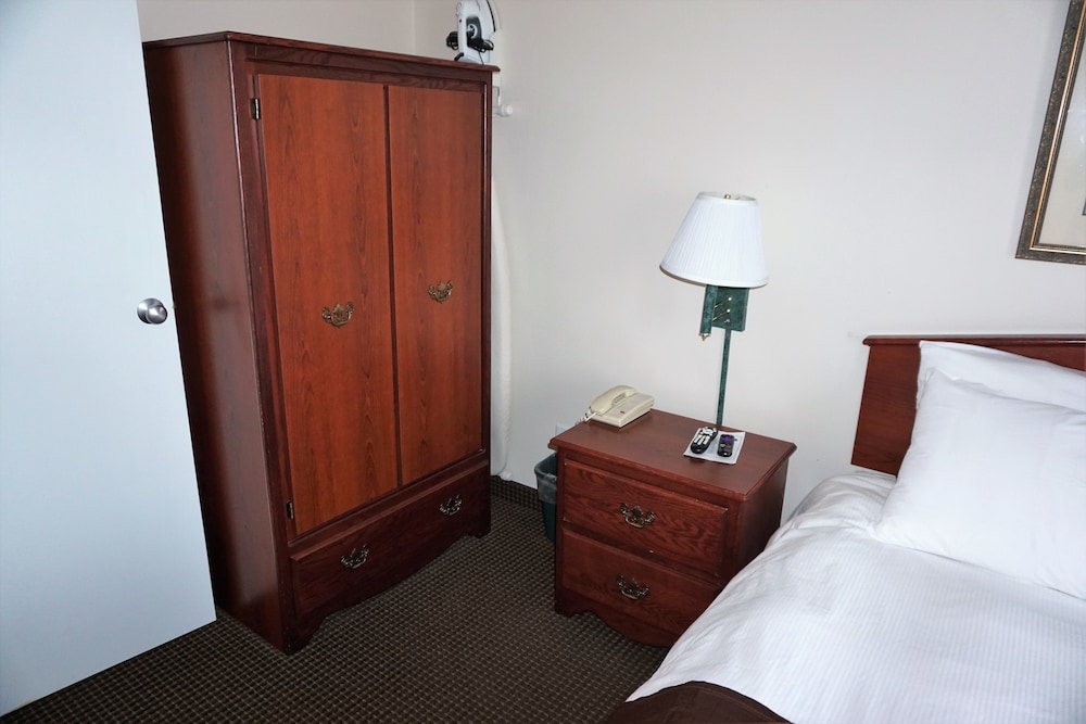 River Hills Hotel - photo 32