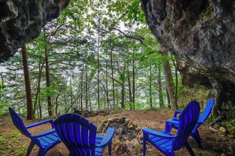 Waterfront Views & Resort Perks: Osage Beach Home - photo 34