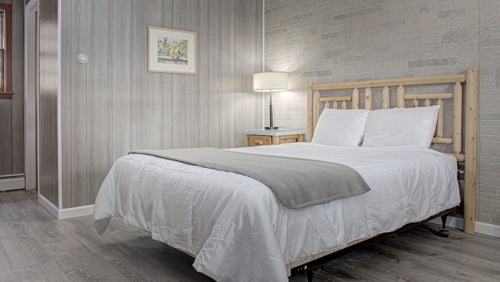 North Creek Lodge at Gore Mountain - photo 4