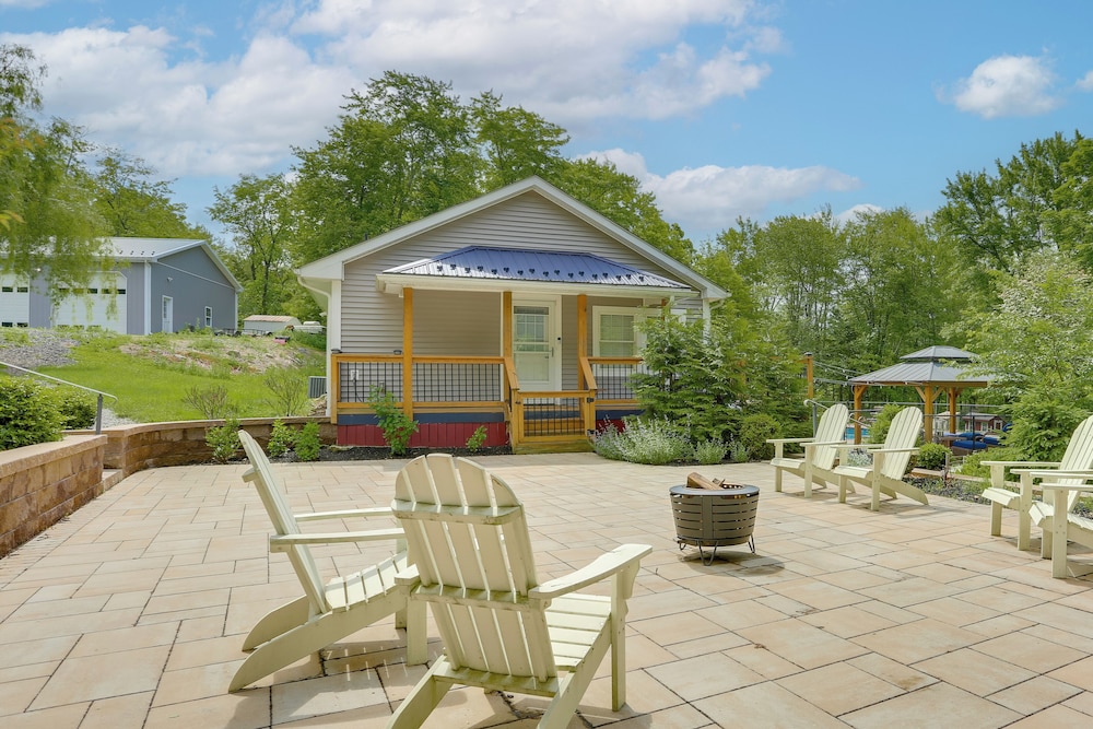 Hudson Valley Retreat W Pool Near Greenwood Lake — Monroe