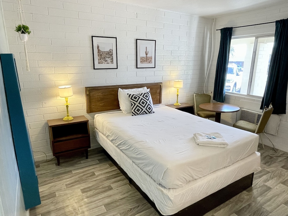 The Postcard Motel - photo 29