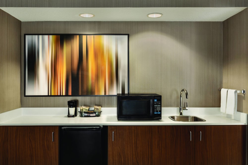 Courtyard by Marriott Topeka - photo 10