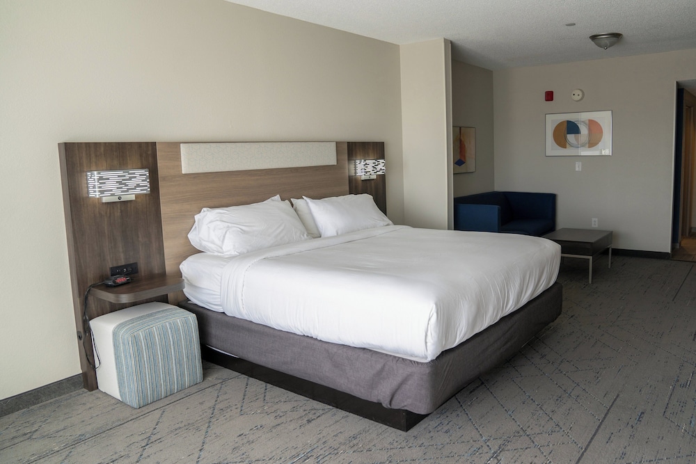 Holiday Inn Express Pembroke by IHG - photo 24