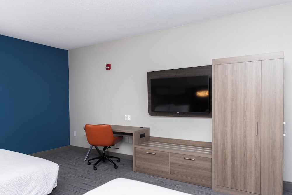 Holiday Inn Express Hotel and Suites Marysville by IHG - photo 34