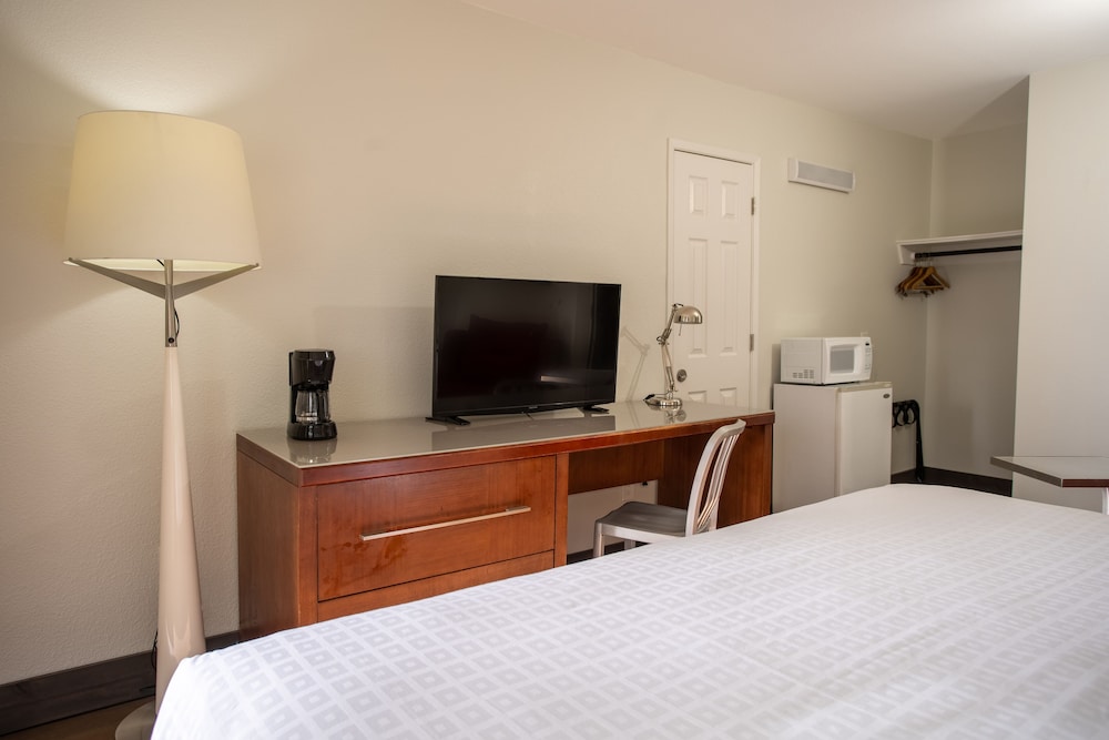 Riverfront Inn Roseburg - photo 35