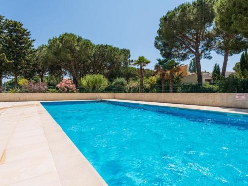 5 Personnes Piscine Pinede Et Mer in Cap Dagde, France