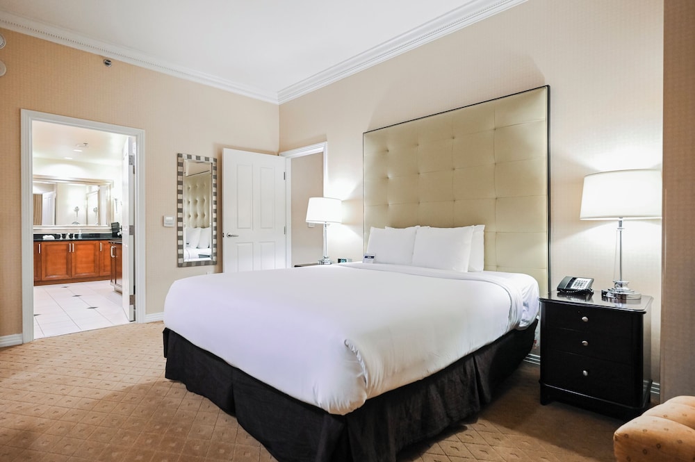 StripViewSuites at Signature - photo 70