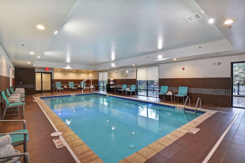 Hampton Inn & Suites Ashland - photo 43