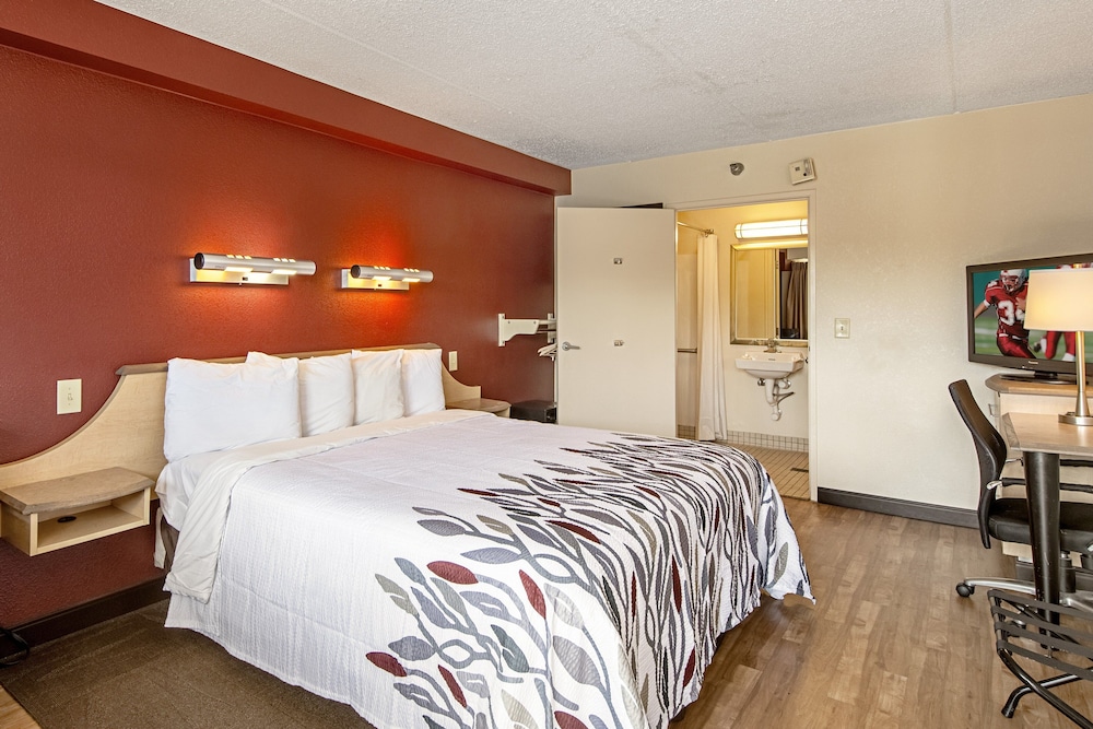 Red Roof Inn Akron - photo 10