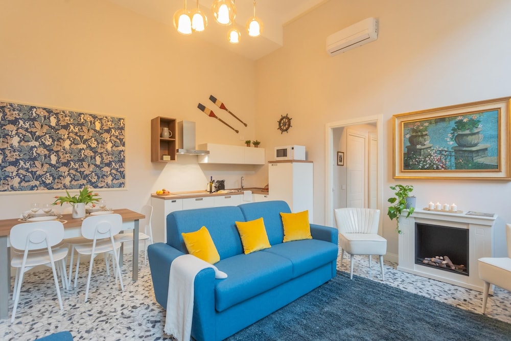Cinque Giornate 70 Suites — 4-Star Luxury Hotel in Como, Italy