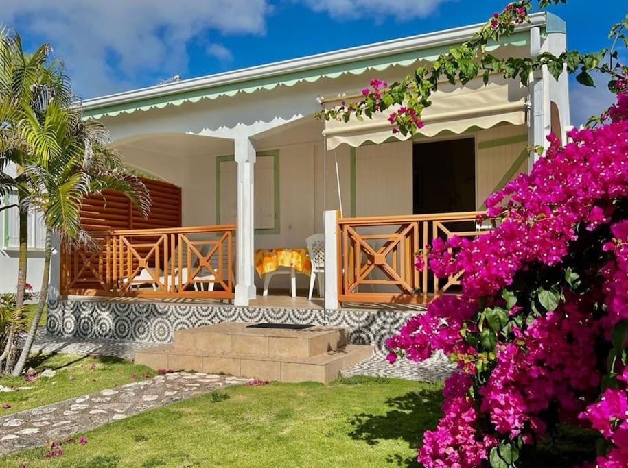 Bienvenue Aux Gites Bord de Mer in Baie-Mahault, Guadeloupe