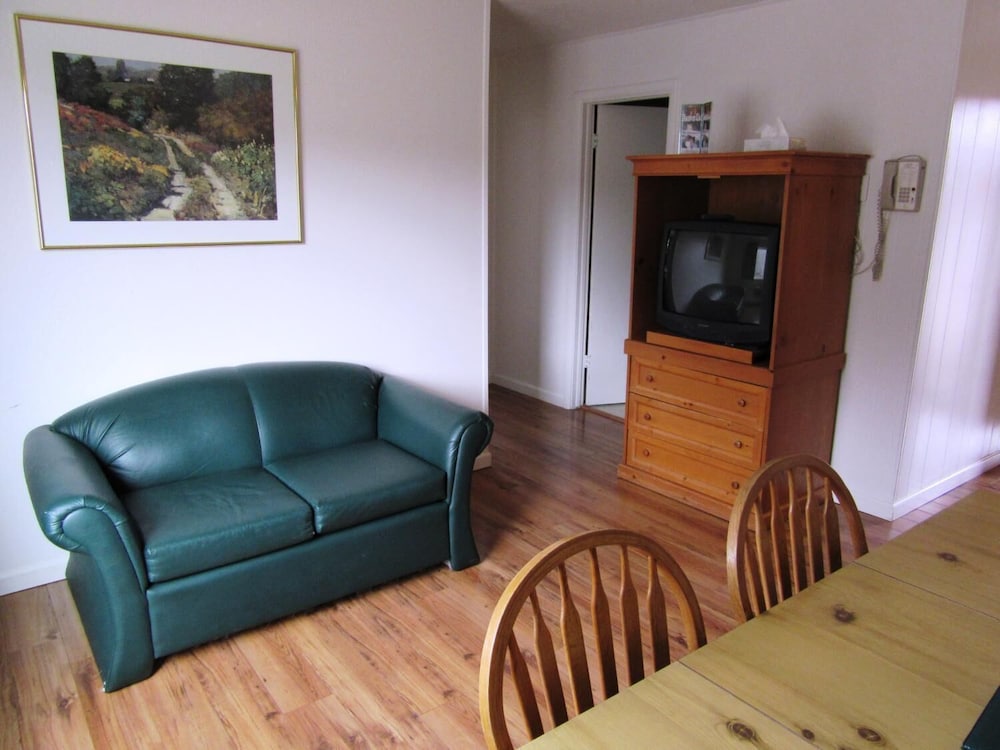 Yellowstone Country Inn - photo 33