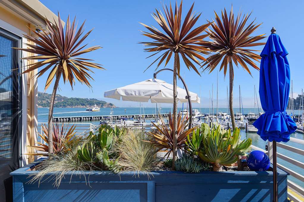 Waters Edge Hotel - photo 23