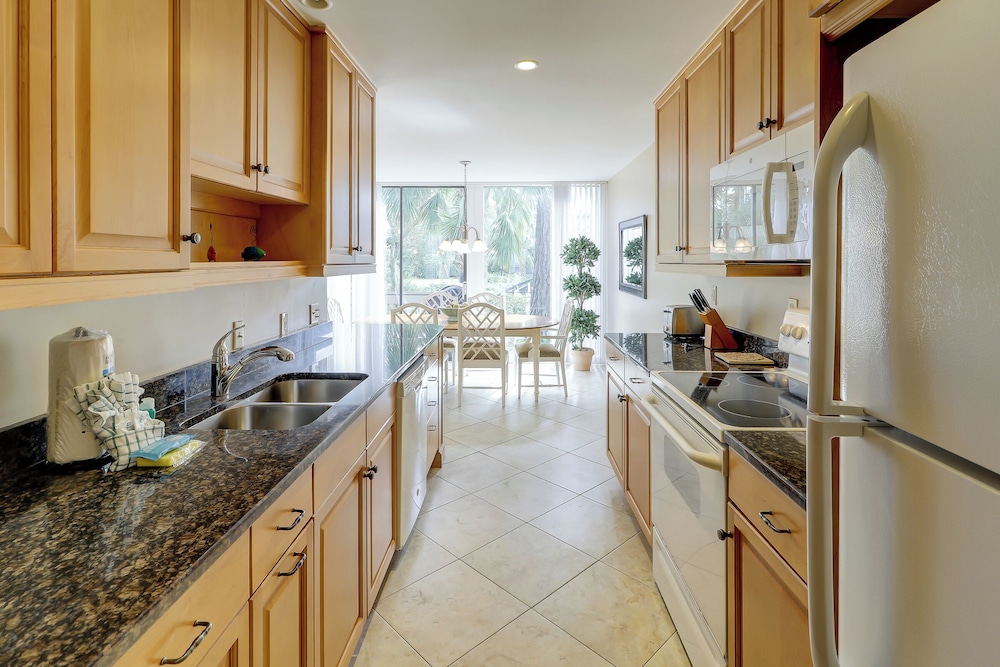 1252 Harbour Town Club at The Sea Pines Resort - photo 6