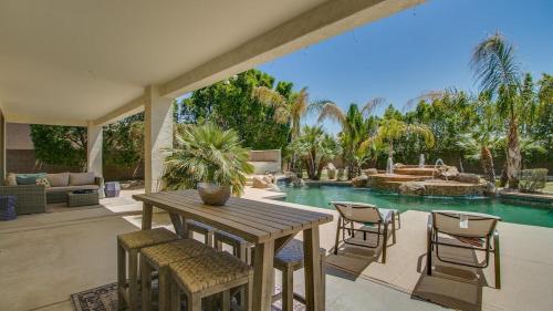 Litchfield Estate With Resort Like Backyard Oasis — hotel in Litchfield Park