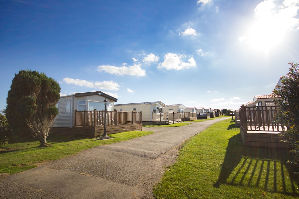 Newperran Holiday Park — 4-Star Luxury Hotel in Truro, United Kingdom