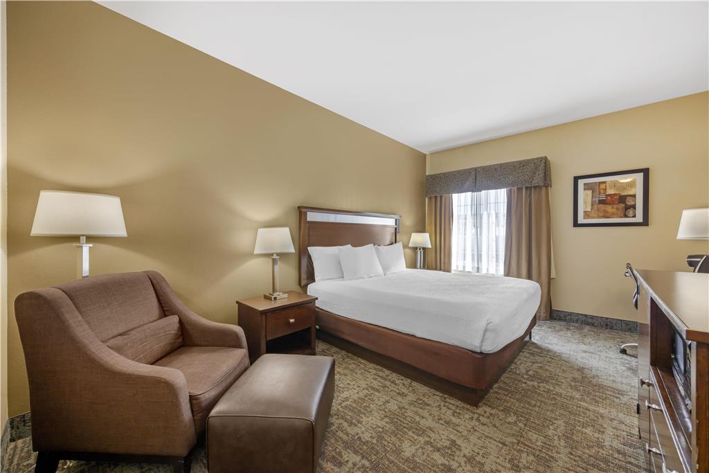 Best Western Plus Prairie Inn - photo 28
