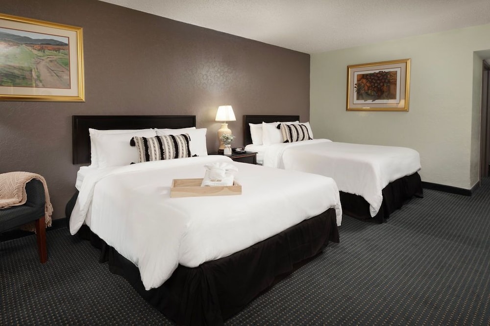 The Westerner Extended Stay - photo 13