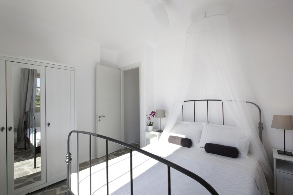 Gorgeous Villa an Oasis for 8 People by VillaRentalsgr Paros — 4-Star Luxury Hotel in Paros, Greece