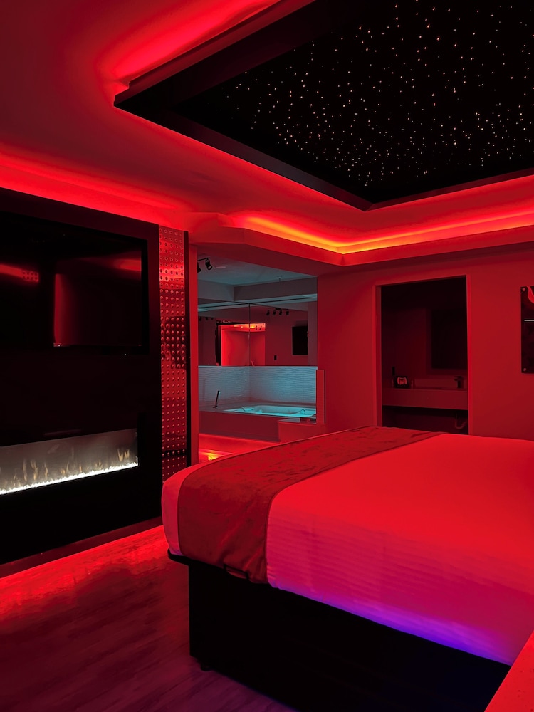 Imperial Suites Adults Only - photo 15