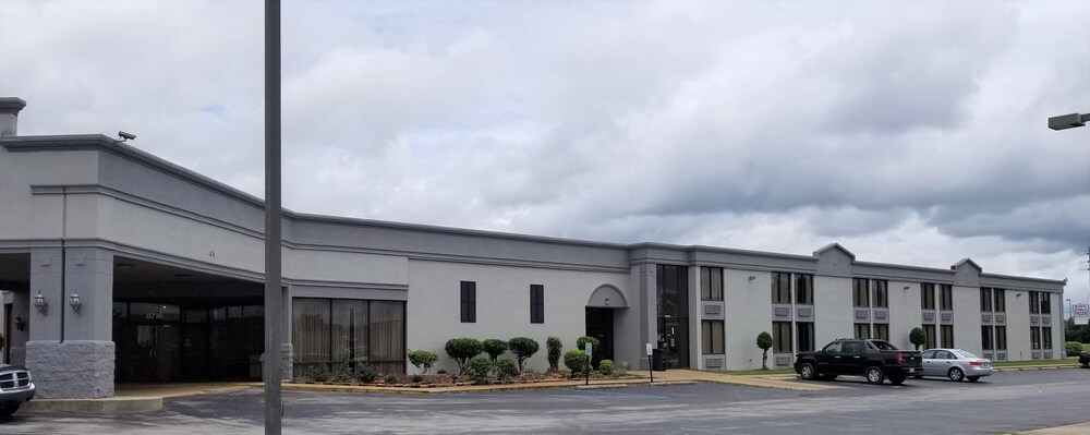 Madison Inn and Suites in Madison, United States