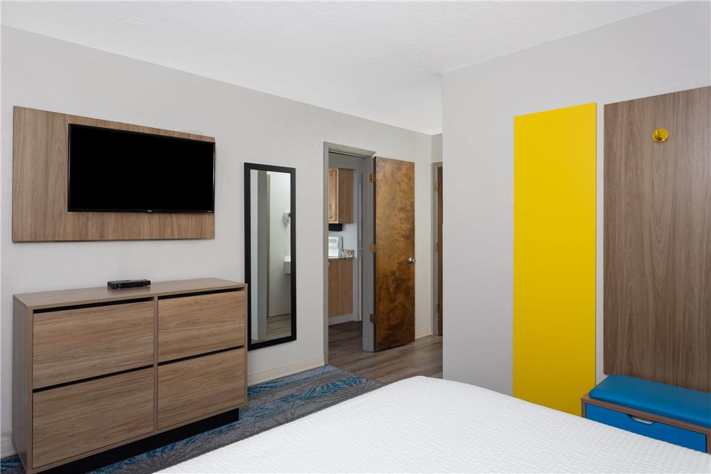 Days Inn and Suites by Wyndham Downtown Missoula University - photo 30