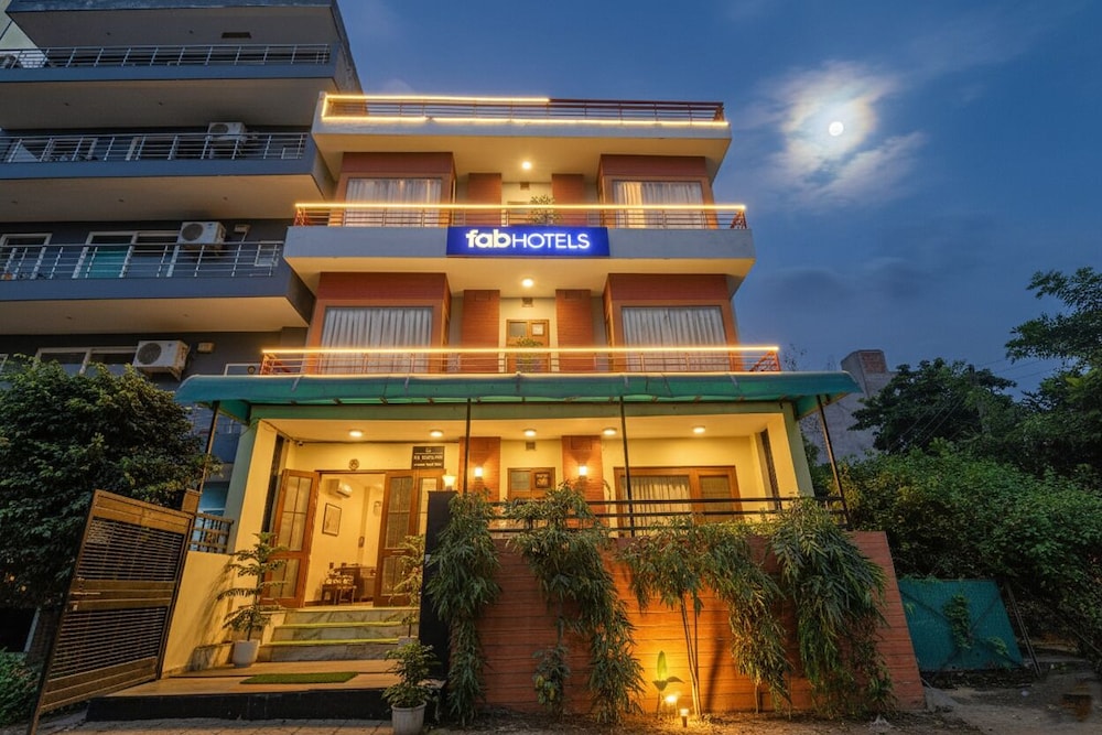 Fabexpress Red Horse - last minute hotel in Gurgaon