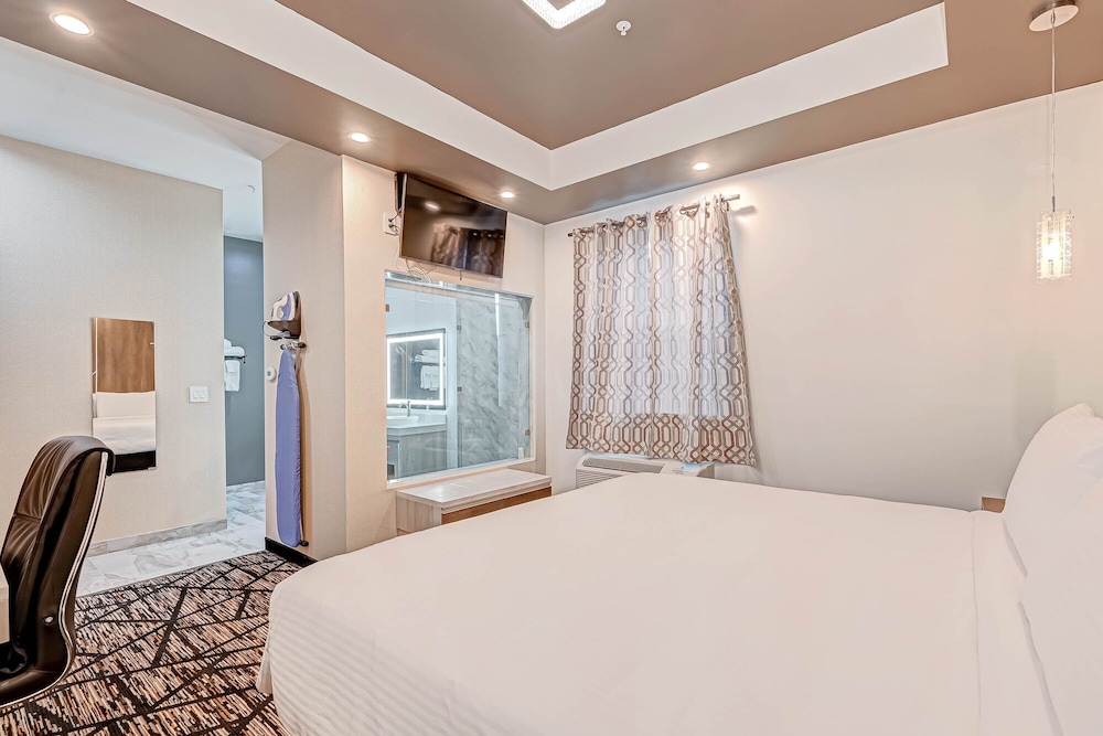 Surestay Hotel By Best Western Houston Southeast - photo 3
